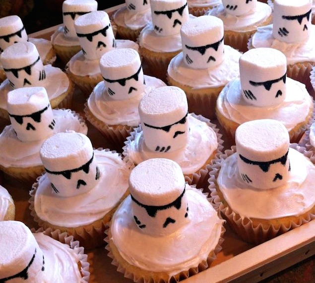 storm-trooper-cupcake-111.jpg