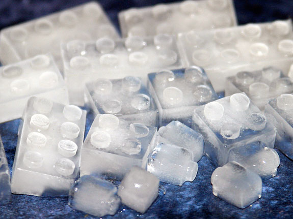ice-cube-trays-lego.jpg
