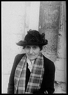 220px-Alice_B._Toklas,_by_Carl_Van_Vechten_-_1949.jpg