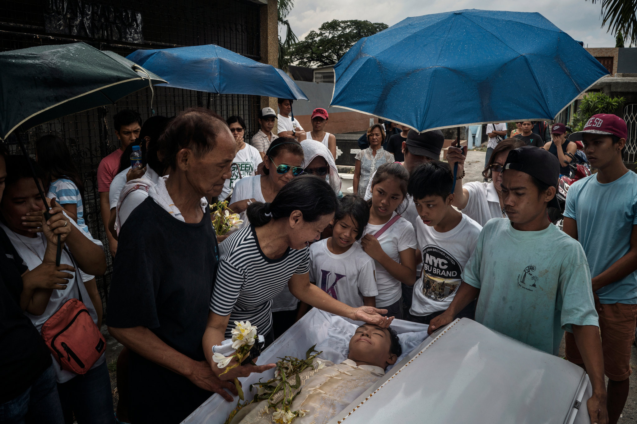 01manila-cemetery-5-superjumbo.jpg