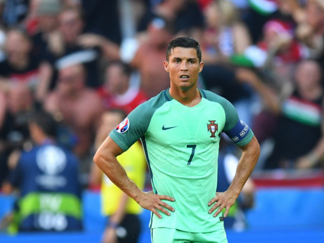 Cristiano Ronaldot nem hagyták aludni az iráni szurkolók