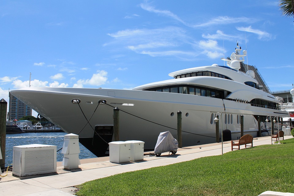 yacht-801123_960_720.jpg