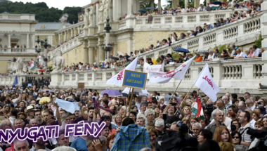 Minden megnyomorított csoport kövesse a tanárok példáját! És forró ősz jön Orbánékra