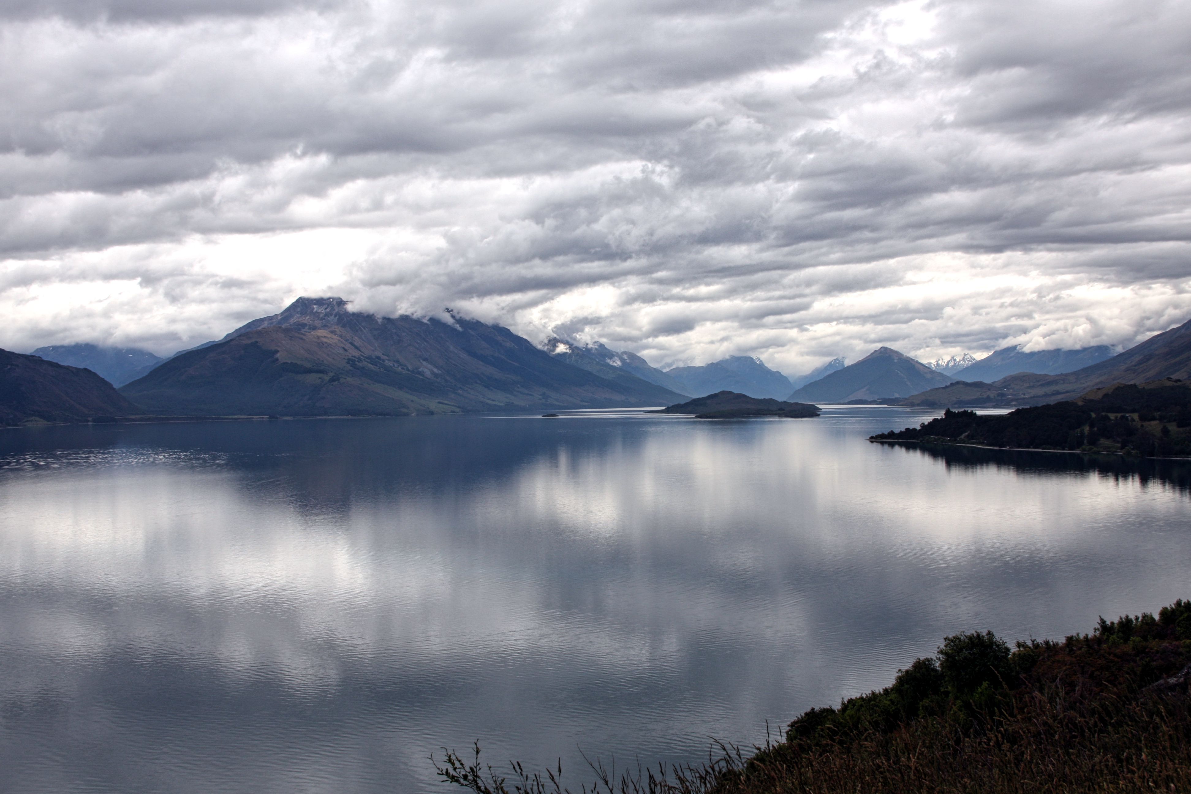 Az ott a Wakatipu-tó vége, oda igyekeztünk