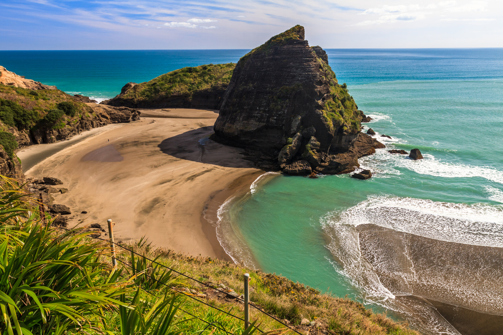 piha_beach.jpg