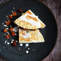 Sütőtökös quesadilla karamellizált hagymával és feta sajttal