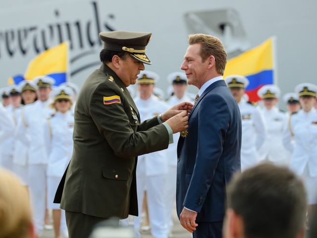 Rejtélyes kitüntetést kapott a kolumbiai rendőrségtől David Miscavige