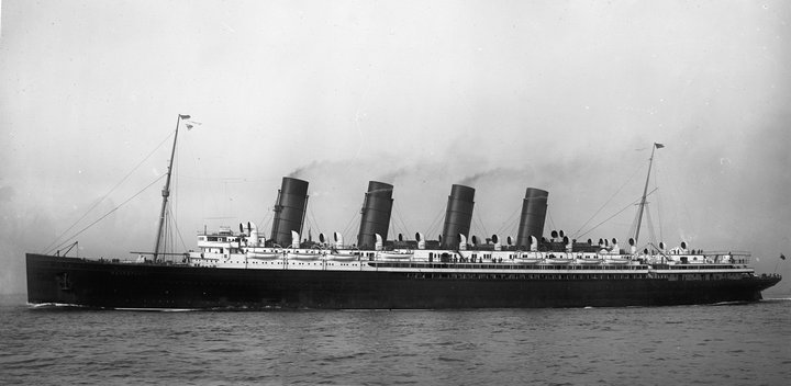 Mauretania a very good photo about her at the sea.jpg