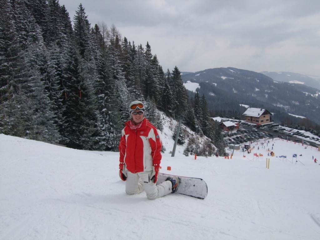 eszter_snowboard.JPG