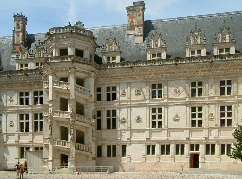 800px-Château_de_Blois_05.jpg