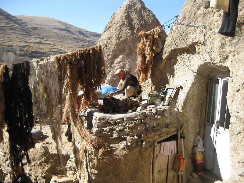 800px-Kandovan_by_Mardetanha8036.JPG