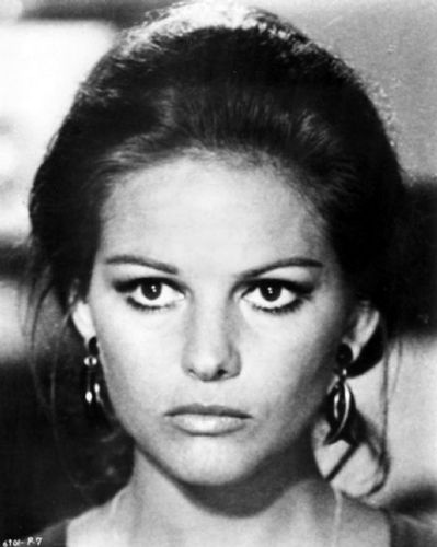 Claudia-Cardinale-claudia-cardinale-20223080-399-500.jpg