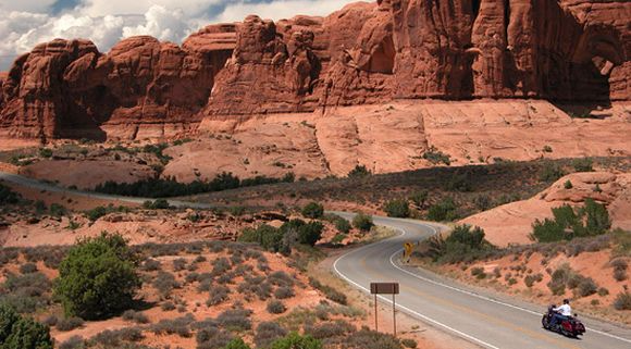 Red-Rock-Scenic-Road-1.png