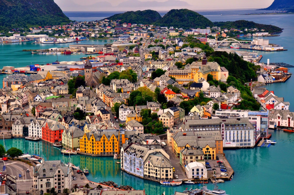 Town-of-Alesund-in-Norway-1024x679.jpg