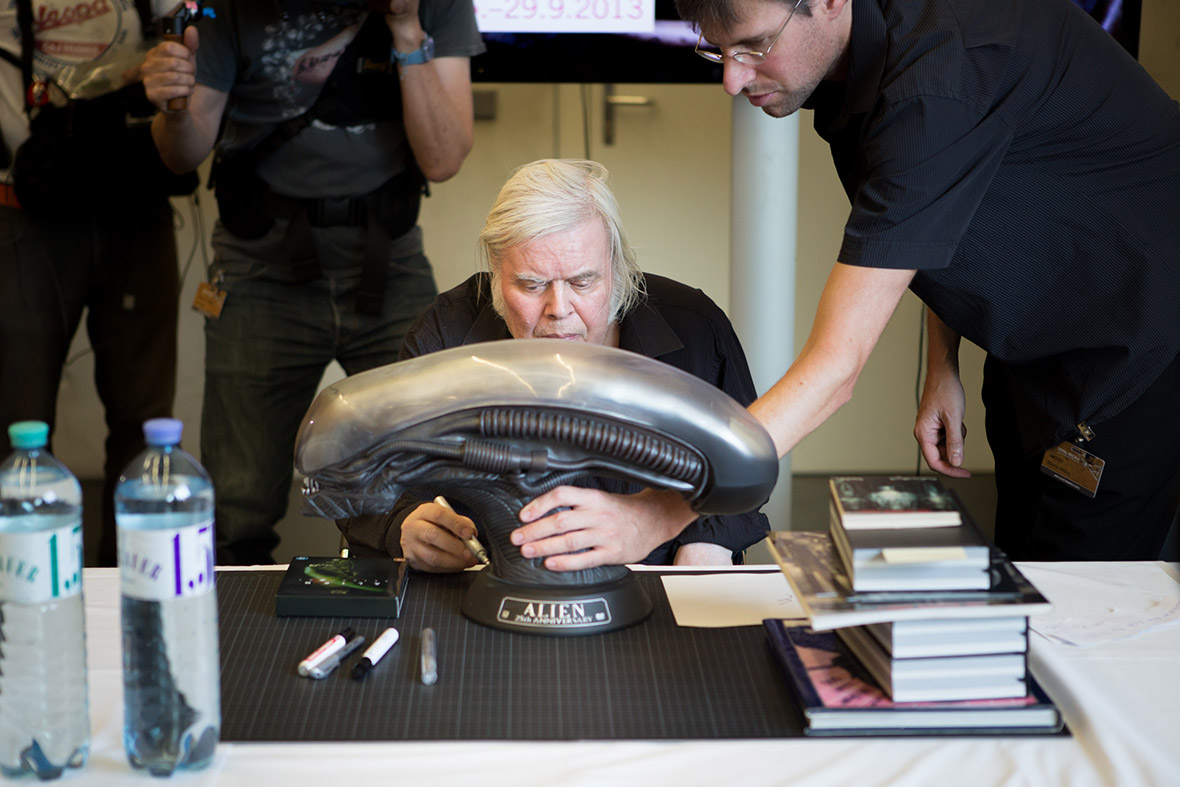 book-signing-hr-giger.jpg