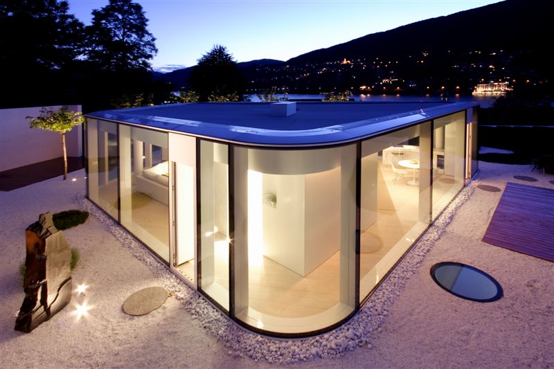 modern-glass-house-on-lake-kugano-3.jpg