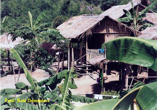 16.-É-Thaiföld-Karen-falu.jpg