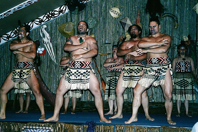 20130316-uj-zeland-riport-maori-tancos-ferfiak3.jpg
