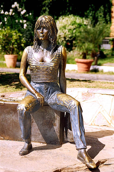 398px-Statue_of_Brigitte_Bardot_in_Rio_de_Janeiro.jpg