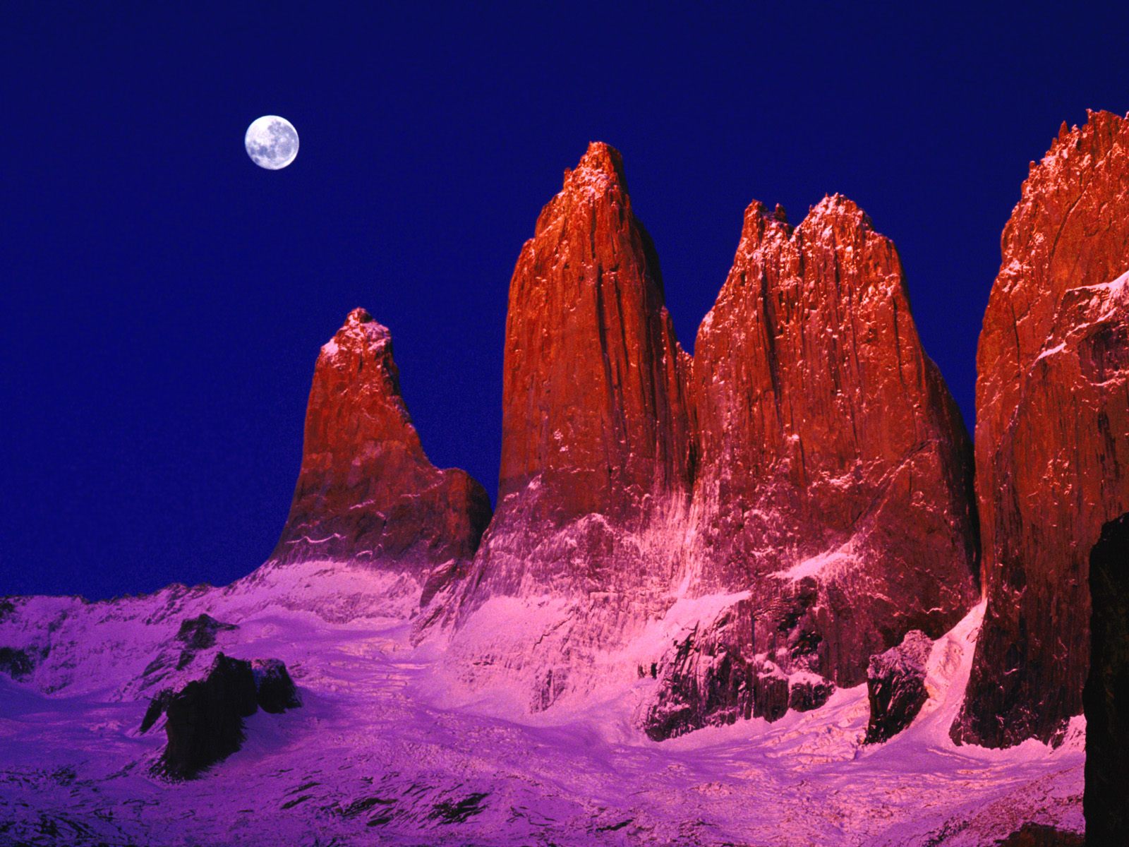 Torres-Del-Paine-Patagonia-1600x1200-ID-132.jpg