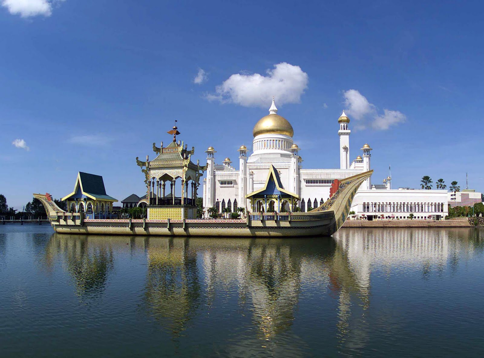 brunei - sultan omar ali saifuddin mosque.jpg