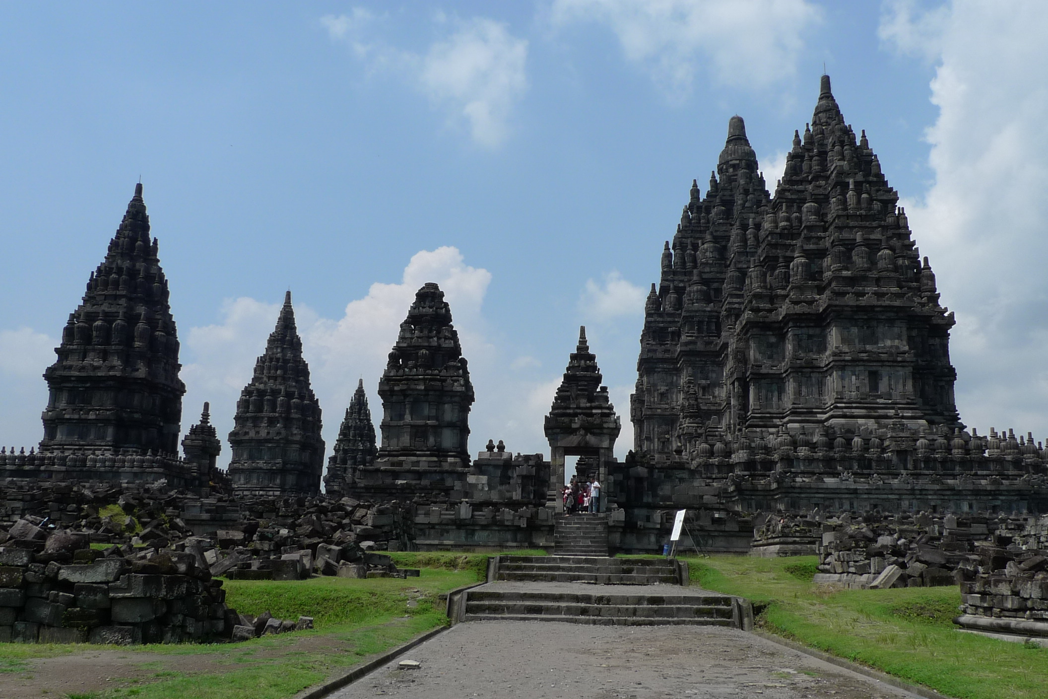 prambanan1-2012.jpg