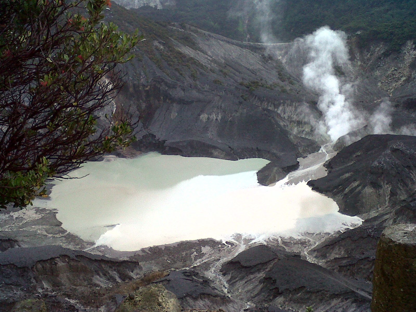 tangkuban perahu.jpg