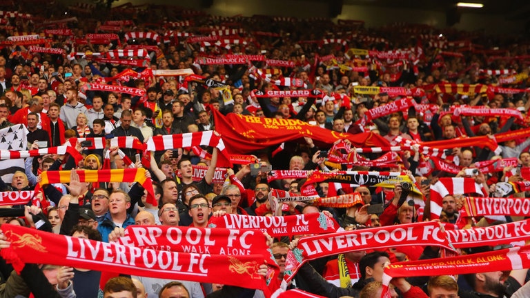 liverpool-fans-anfield_3461265.jpg