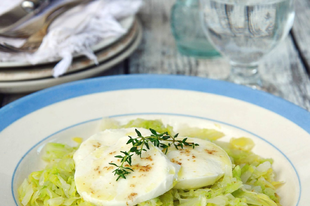 Vajas párolt káposzta mozzarellával