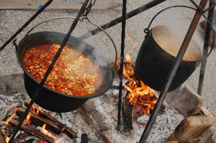 Zuppa di gulasch con fagioli
