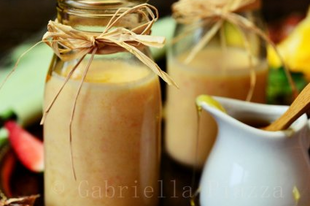 Ananász-eper-narancs smoothie