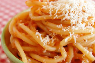 Spagetti paradicsomos-csacsihalas sütőtökkrémmel