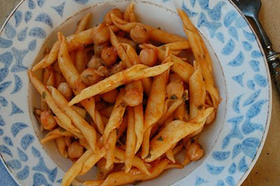 Strozzapreti paradicsomos csicseriborsóval