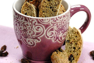Fekete teás-lótuszvirágos cantuccini mazsolával