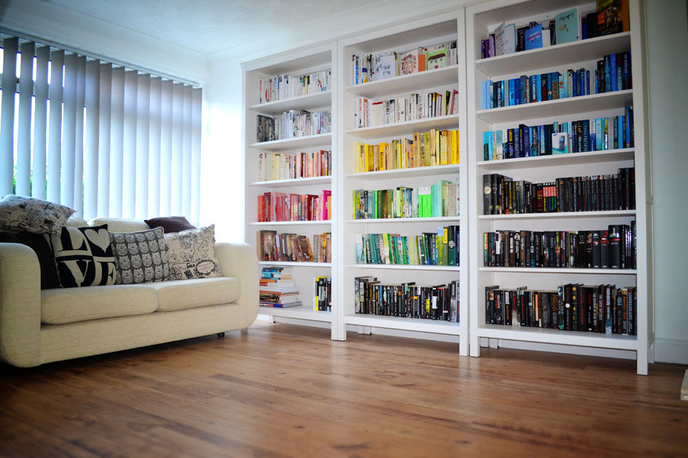 colour-co-ordinated-bookshelves.jpg