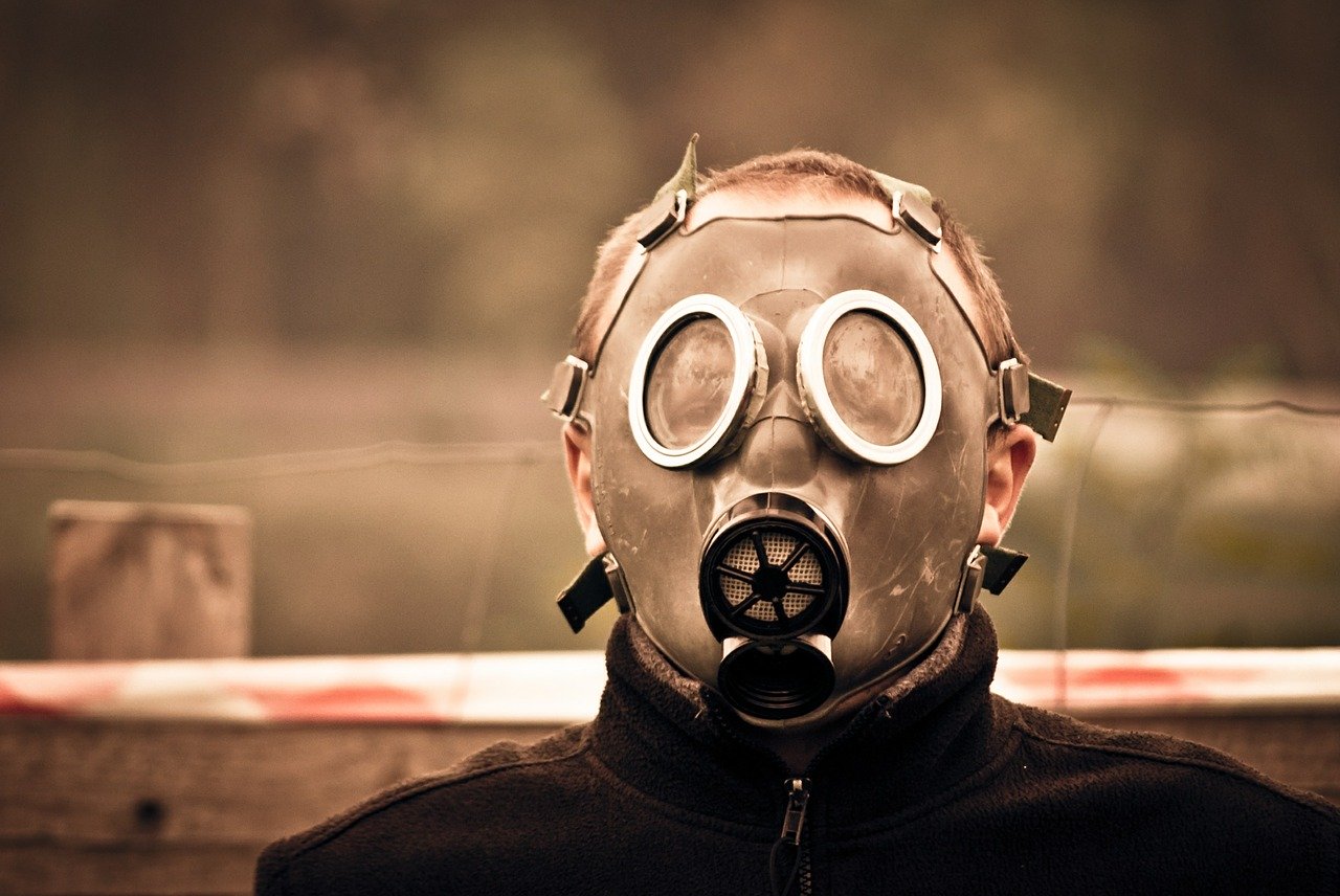 gas-mask-469217_1280.jpg