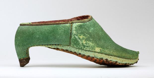 persian_shoe_0.jpg