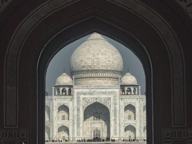 Lázálom a Taj Mahal lábánál