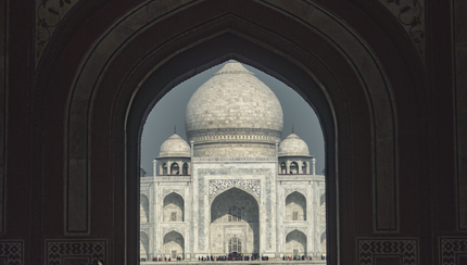 Lázálom a Taj Mahal lábánál