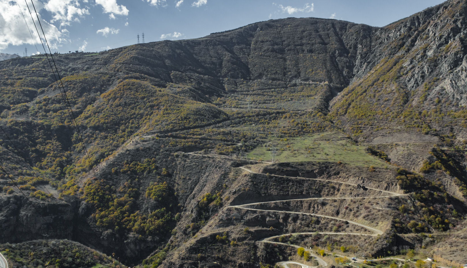 Ez az út visz fel a Tatev kolostorhoz