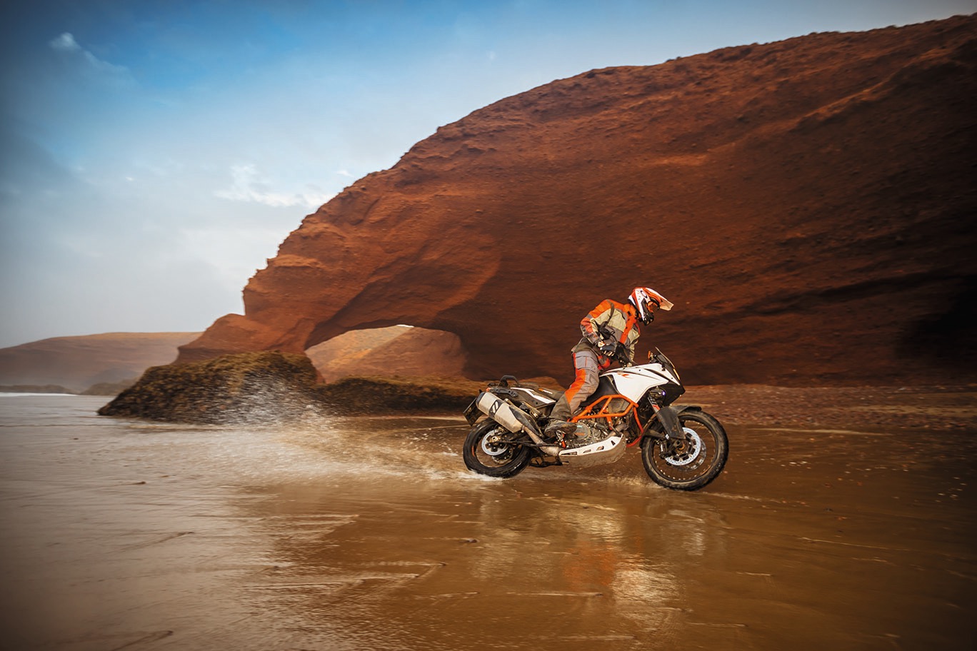 2017-ktm-1090-super-aventure-r-first-look-8.jpg