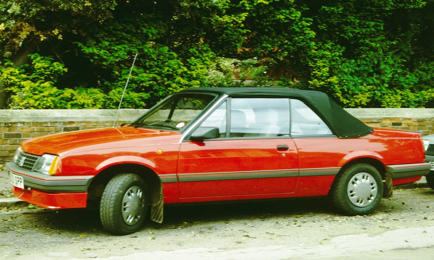 vauxhall_cavalier_ii_cabriolet_in_cambridge.jpg