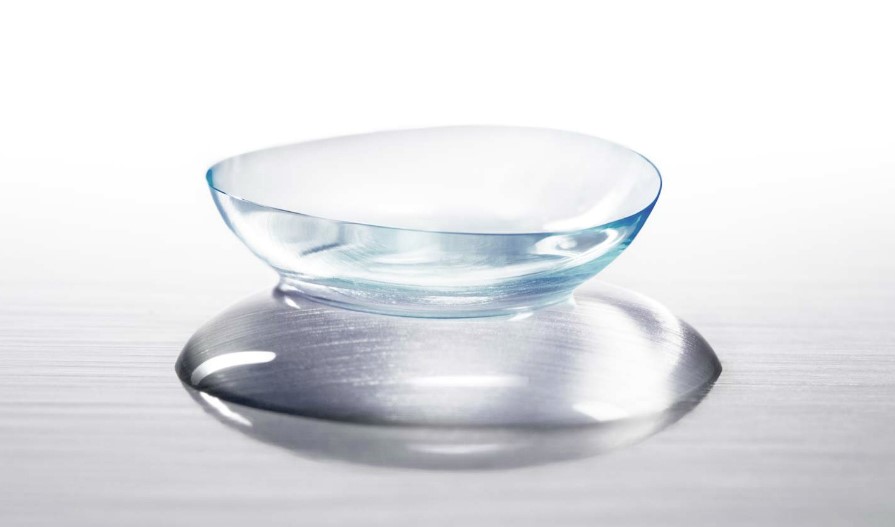adrianmueller_contactlens_photography.jpg
