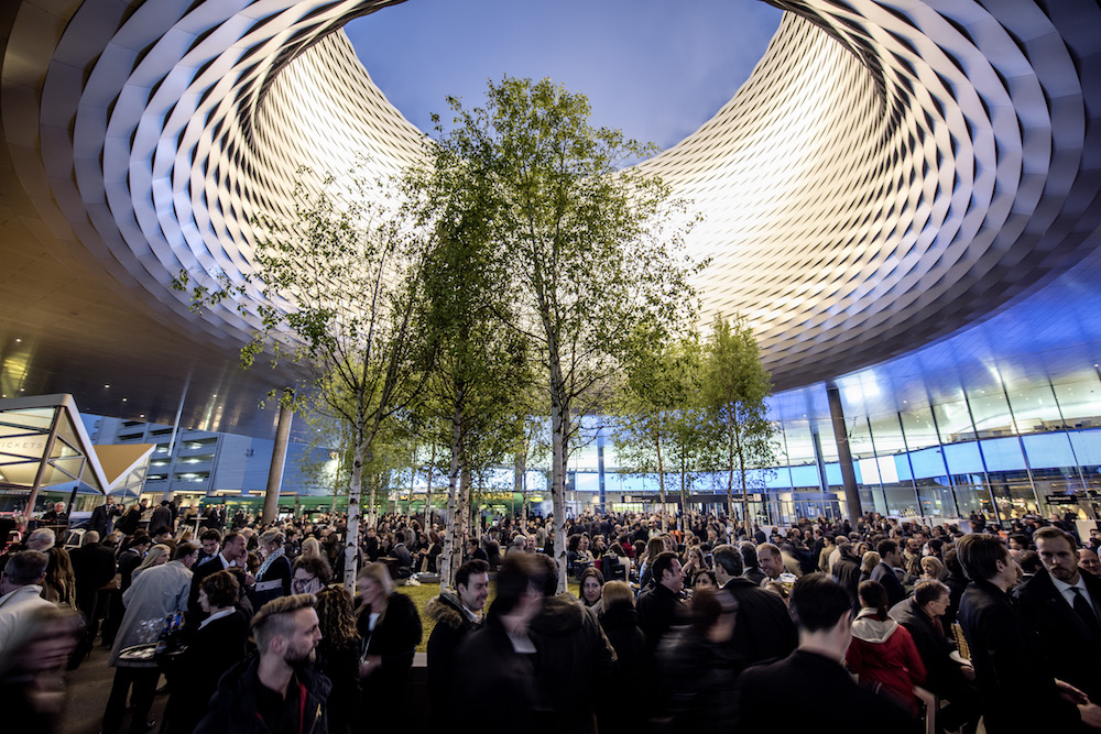 baselworld_2015_outside_view.jpg