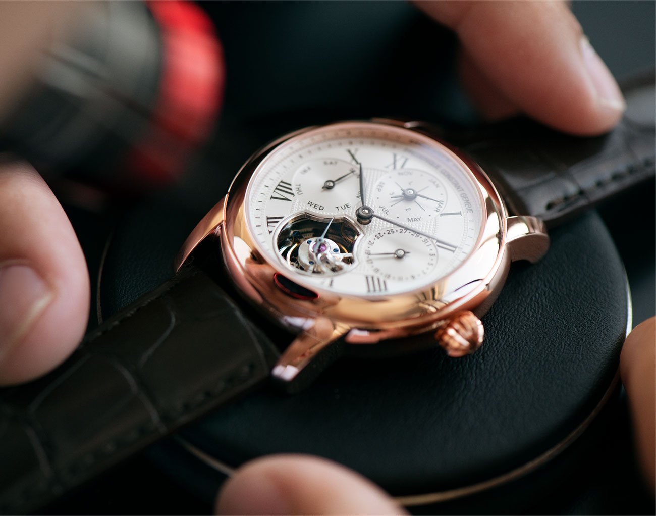 frederique-constant-perpetual-calendar-tourbillon-manufacture-13.jpg