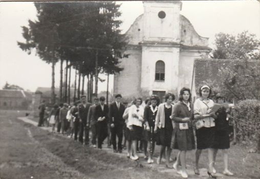 Zalátai általános iskolai ballagás 1965<br />Oszt.f.: Varga Júlia, Nagy Jolán, Zadravecz Zsuzsa, Vető Júlia, Szata Anna, Kiss Irén, Salk József,Strublics Zoltán, Szántics János, ...Dezső..