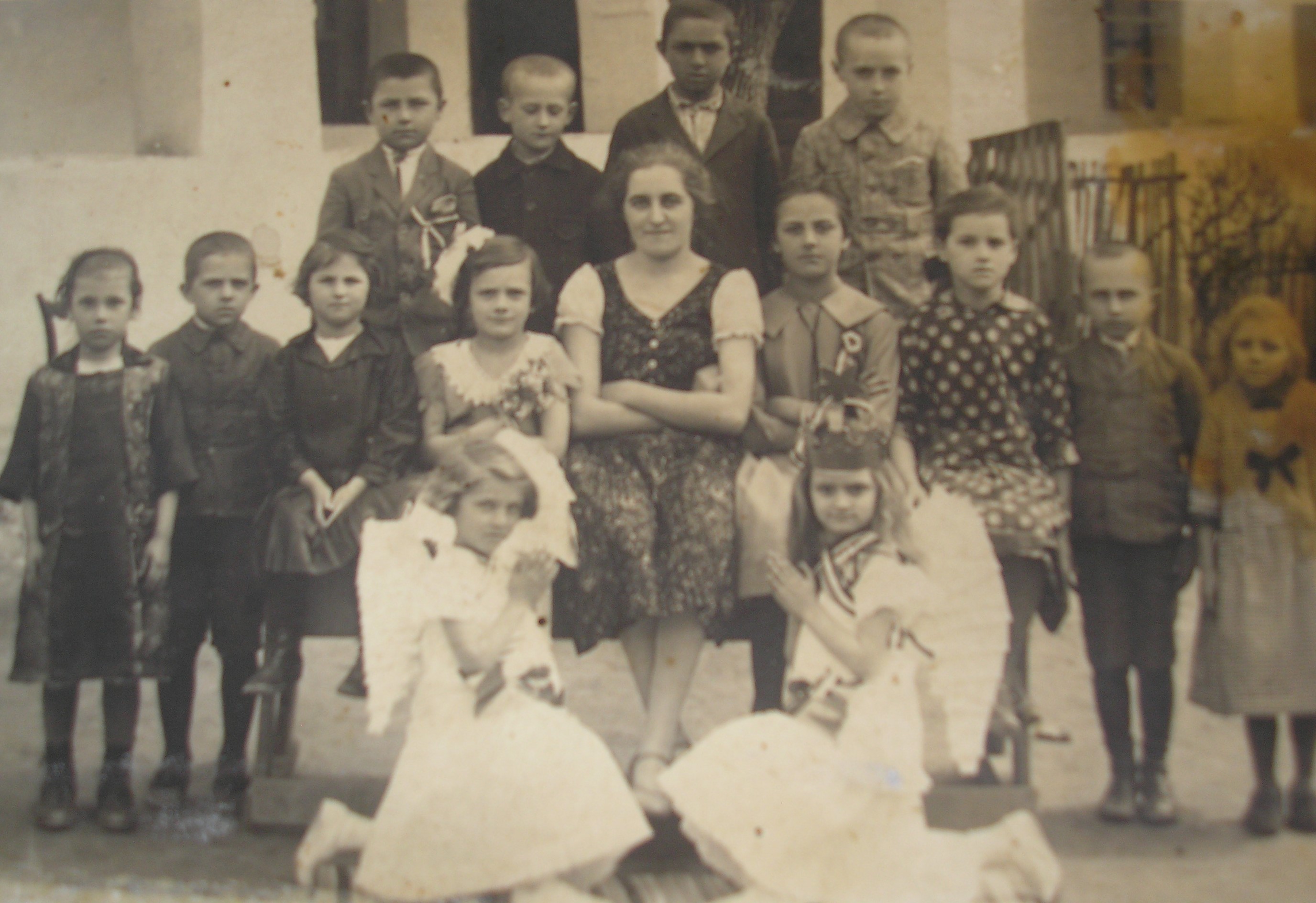 Piskói első osztályos gyerekek tanítójukkal