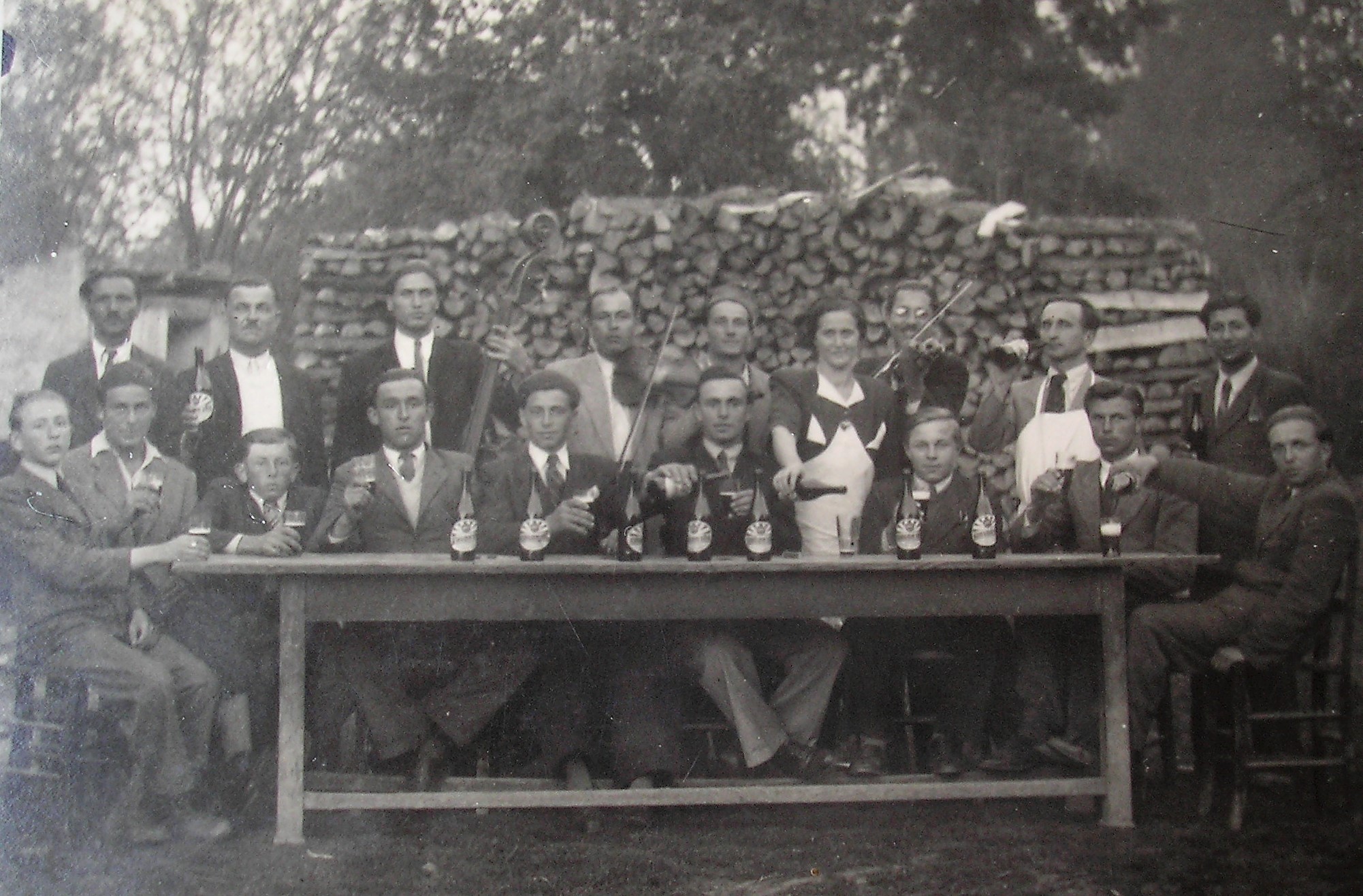 Ülnek 1.Szűcs Dezső,3.Kovács János,7.L Benke Gyula,7.S.Benke János mellette áll Sándor