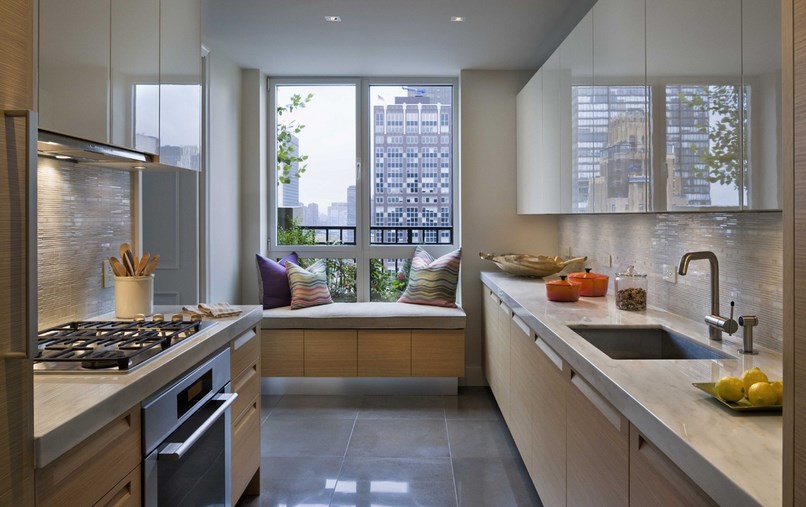 New-York-kitchen-with-a-window-seat.jpg