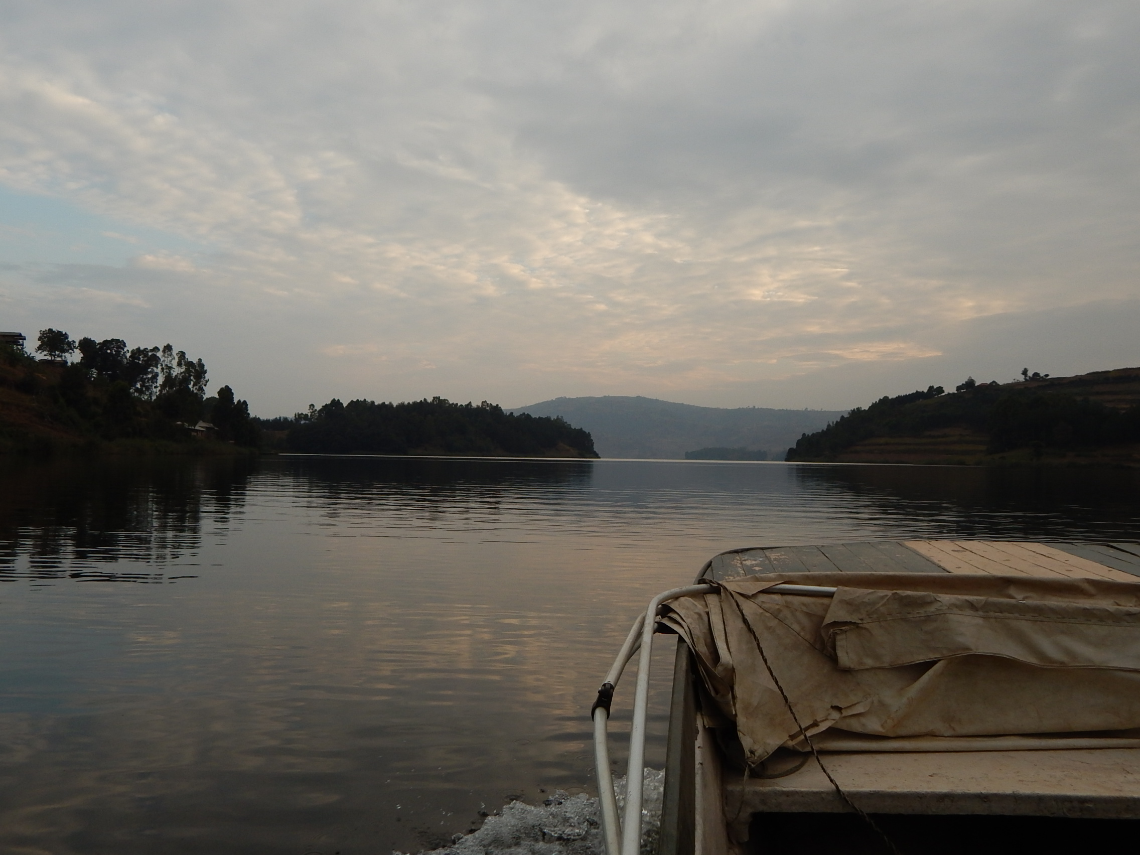 dscn4085_lake_bunyonyi.JPG